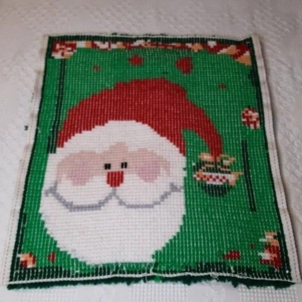Vintage Christmas Finished Latch Hook Throw Rug Retro Kitschy Decor